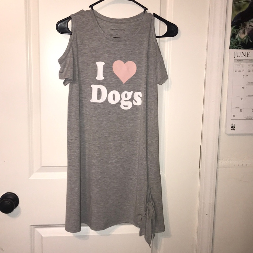 Long “I ❤️ dogs” shirt